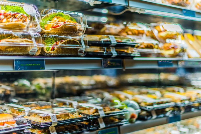 Nutrition Experts Weigh In On The 5 Airport Foods You Should Avoid