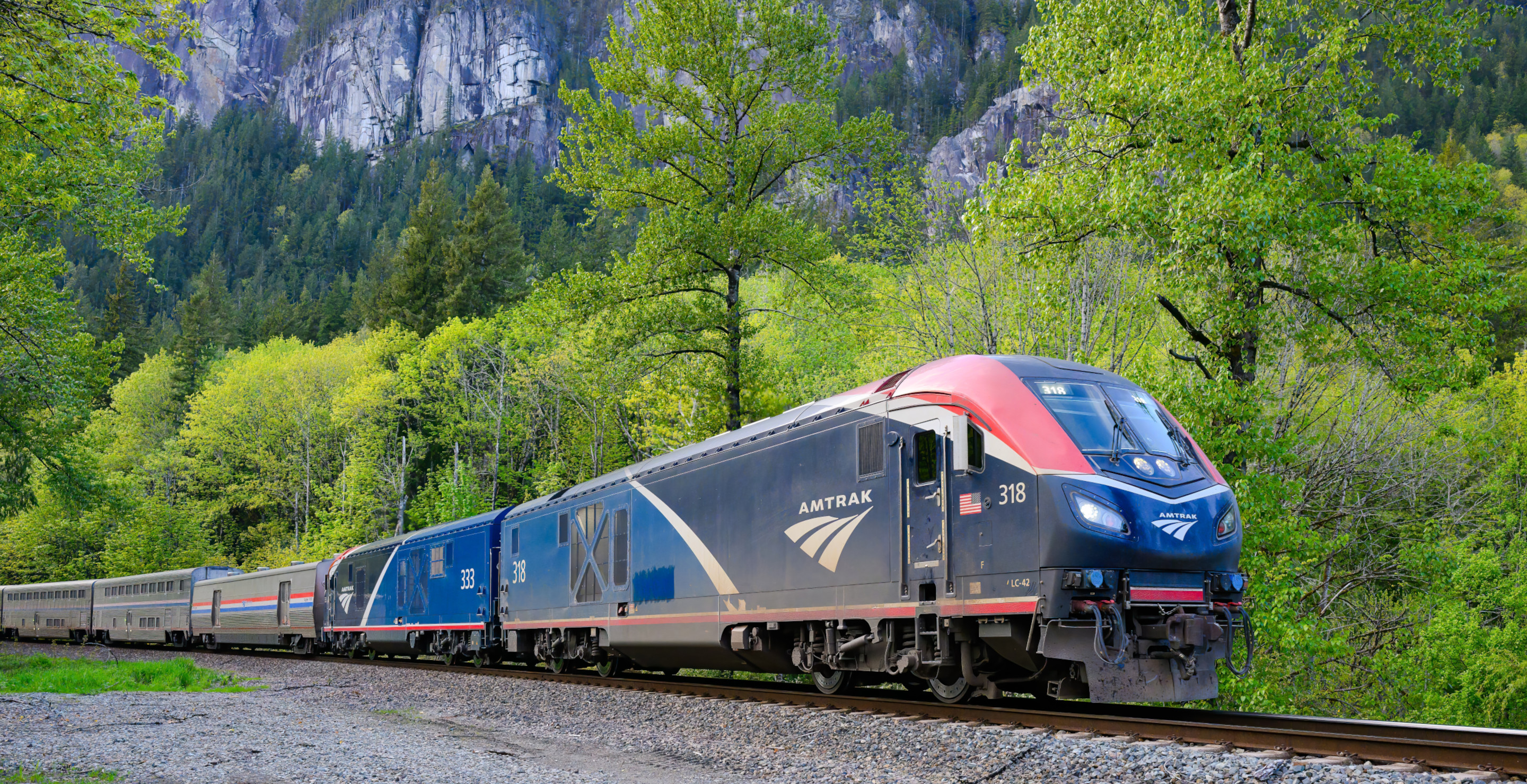 Solo Traveler Opens Up About What It Is Really Like To Journey Across America On An Amtrak Train