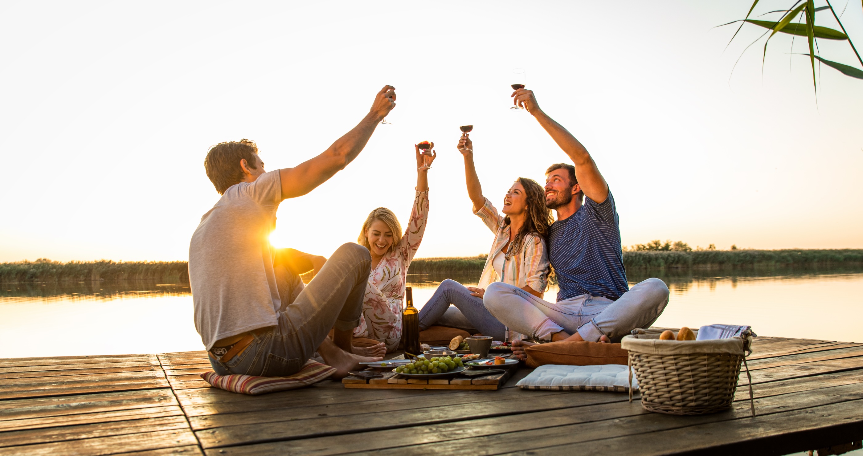 15 Things To Bring To The Lake For The Perfect Picnic