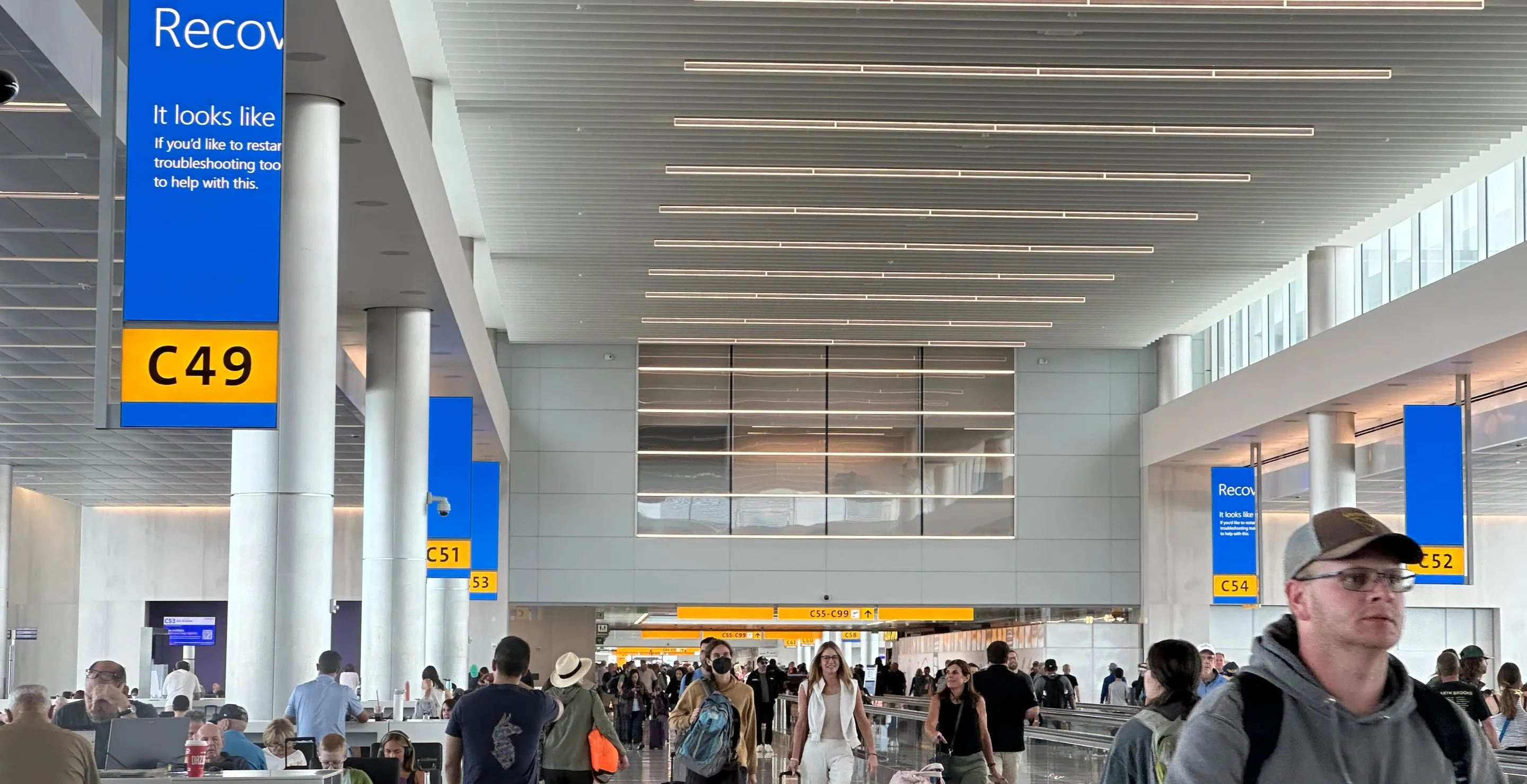 Major Airport Loses All Communications With Flights For More Than A Minute