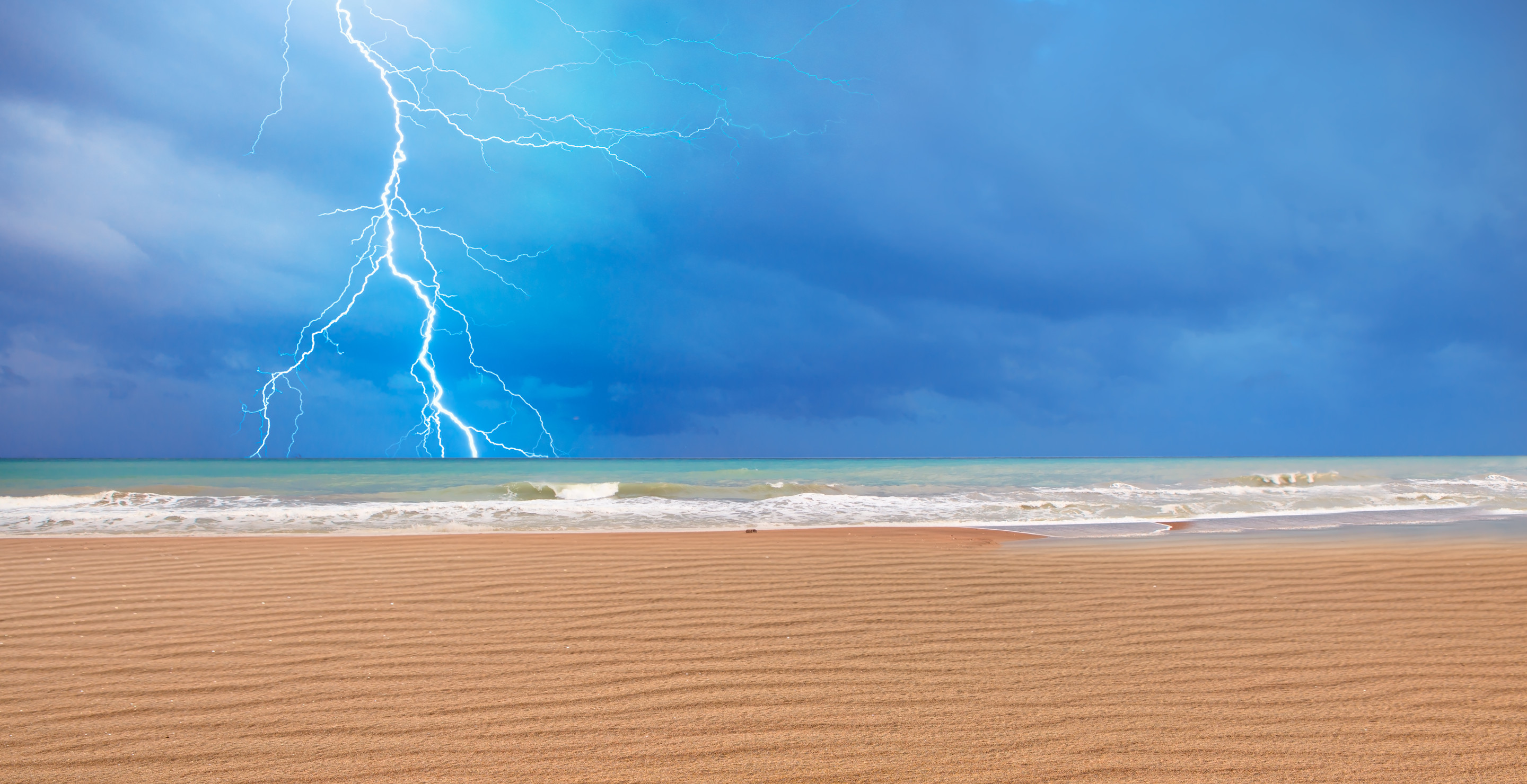 Man Dies On Honeymoon After Being Struck By Lightning On Florida Beach