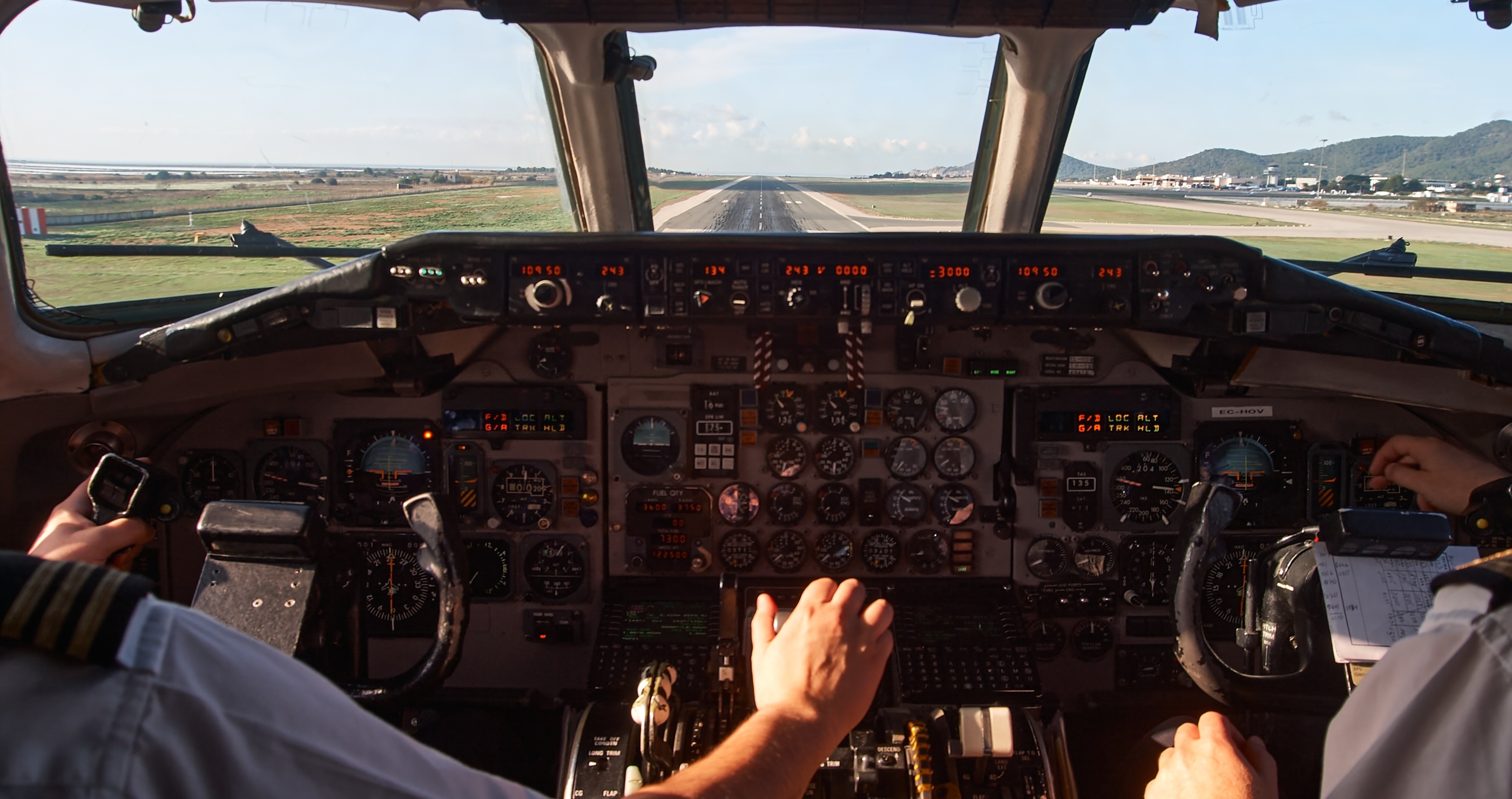 Pilot Explains This Shocking Truth- Takeoff Is More Nerve-Wracking Than Landing 