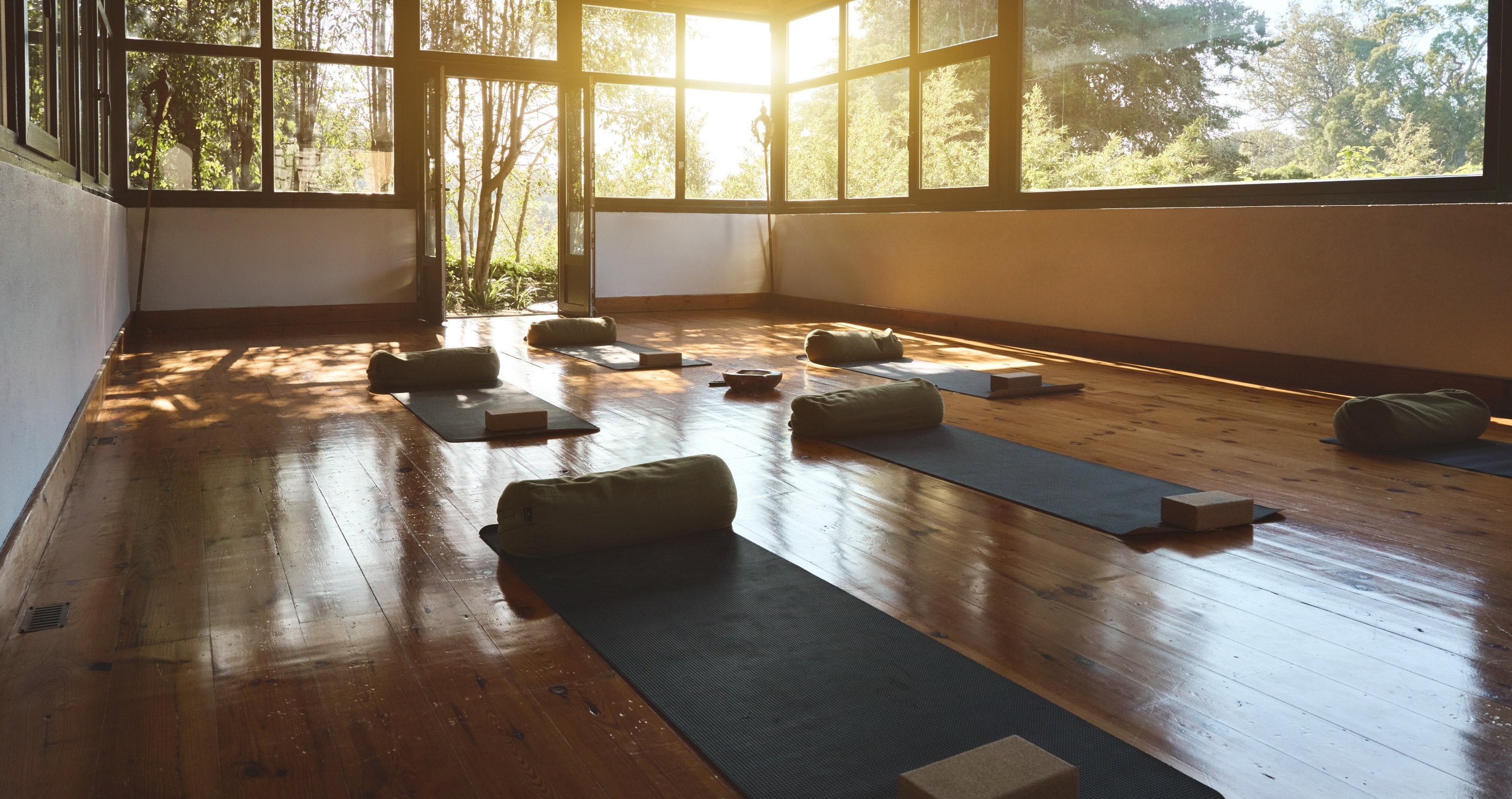 woman visits Lanserhof Sylt a German wellness retreat for better health yoga studio