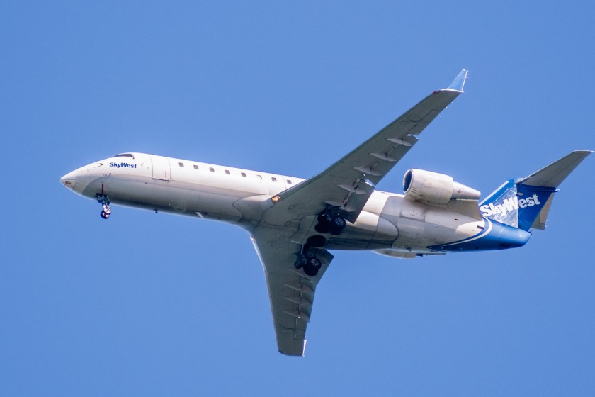 Plane Makes Emergency Landing After Pilot Hears A Knock On The Cockpit Door SkyWest