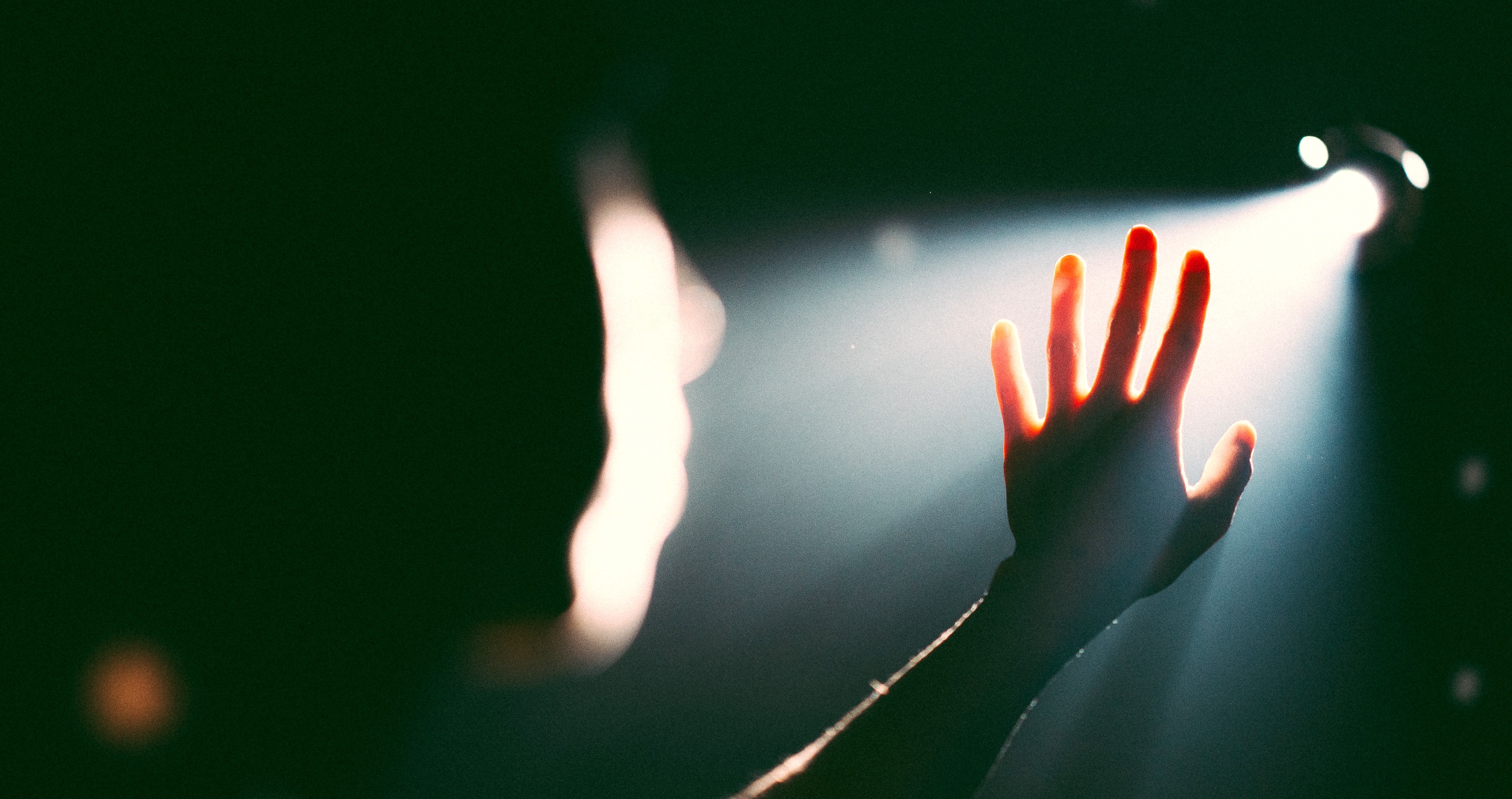 Woman Is Offering A 'Safe Space' For People To Discuss Their Alien Encounters
