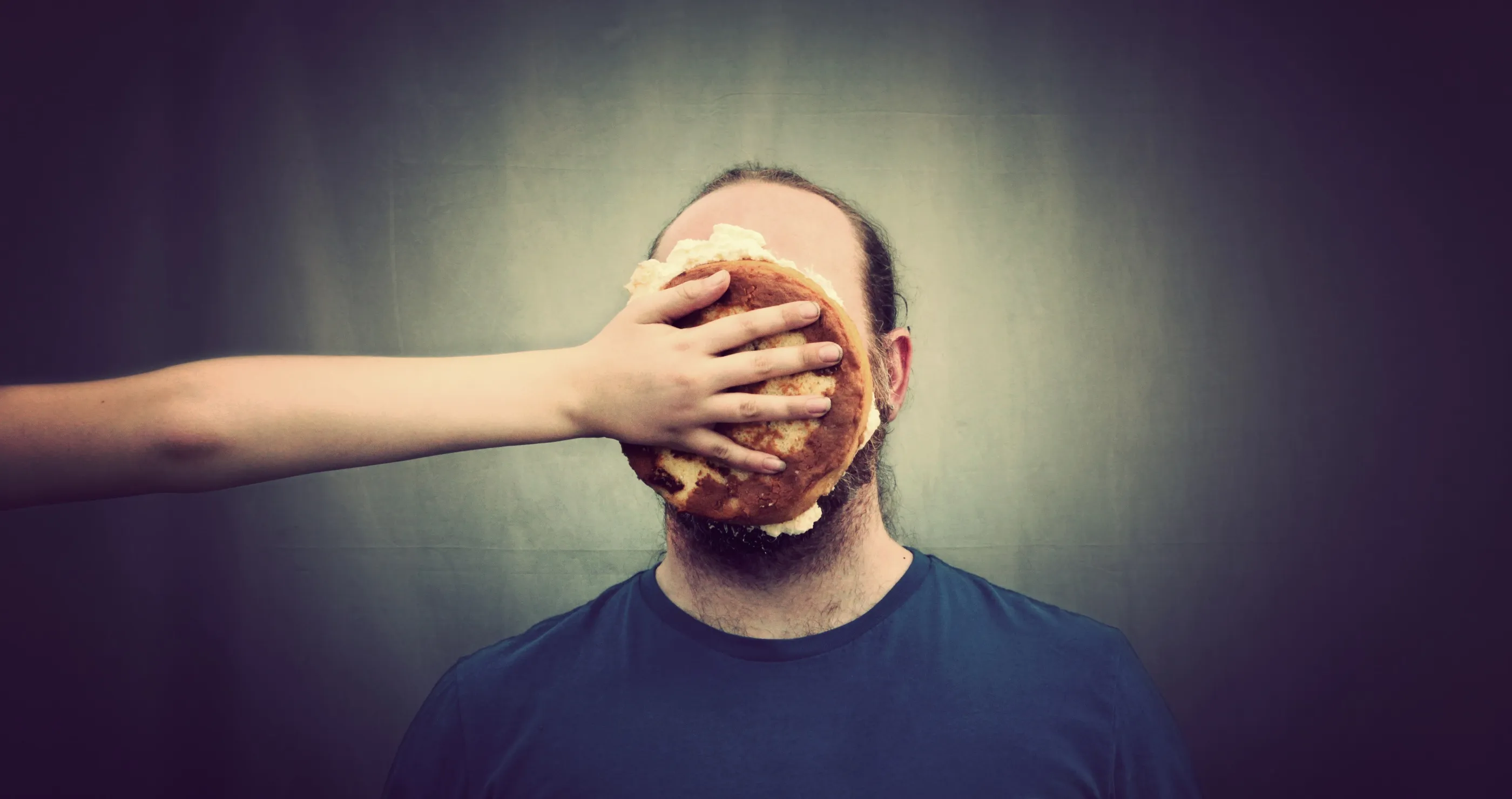 A Case Of Jealousy Ends In A Food Fight And A Man Being Escorted Off The Plane